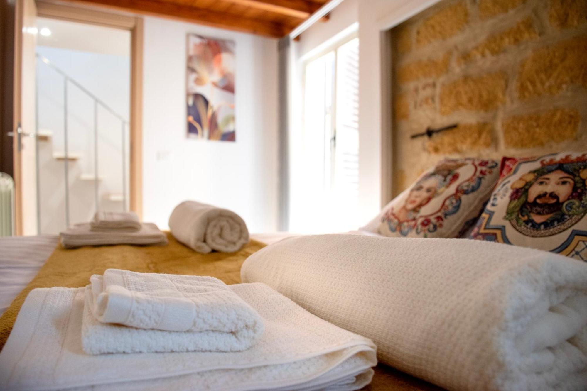 Urban Chic Apartment Agrigento Bagian luar foto